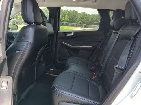 Used 2024 Ford Escape SE image 12