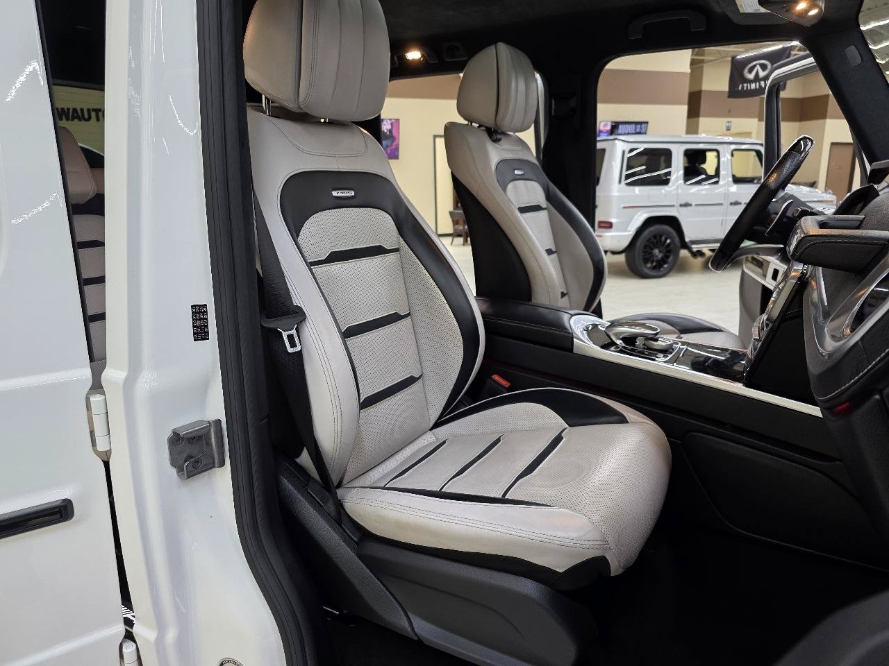 Used 2021 Mercedes-Benz G 63 AMG 4MATIC w/ G Manufaktur Interior Package image 19