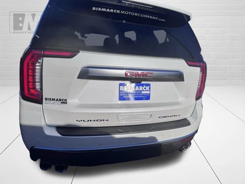 Used 2022 GMC Yukon Denali w/ Denali Premium Package image 6