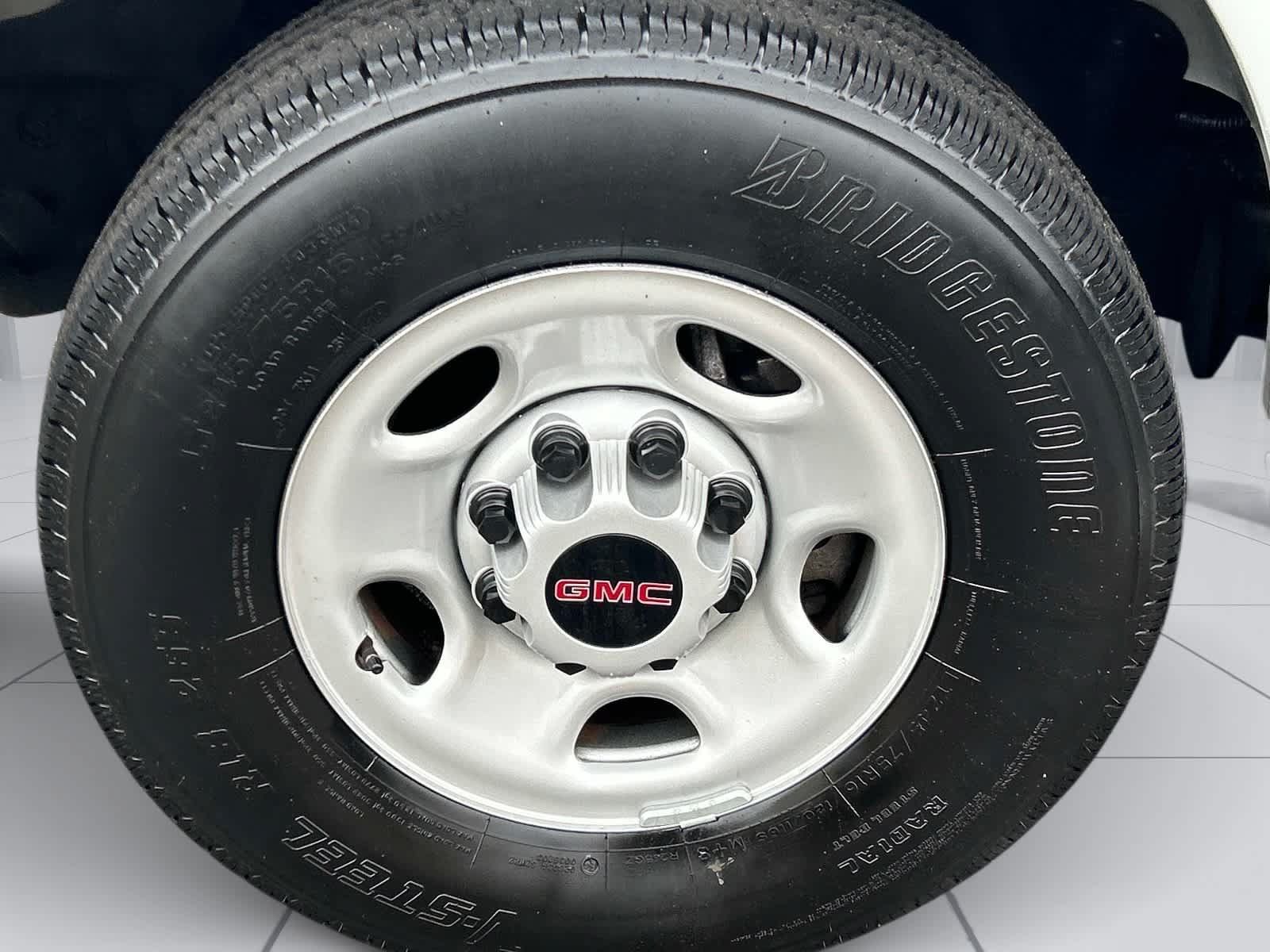 Used 2024 GMC Savana 2500 w/ Driver Convenience Package RWD image 9