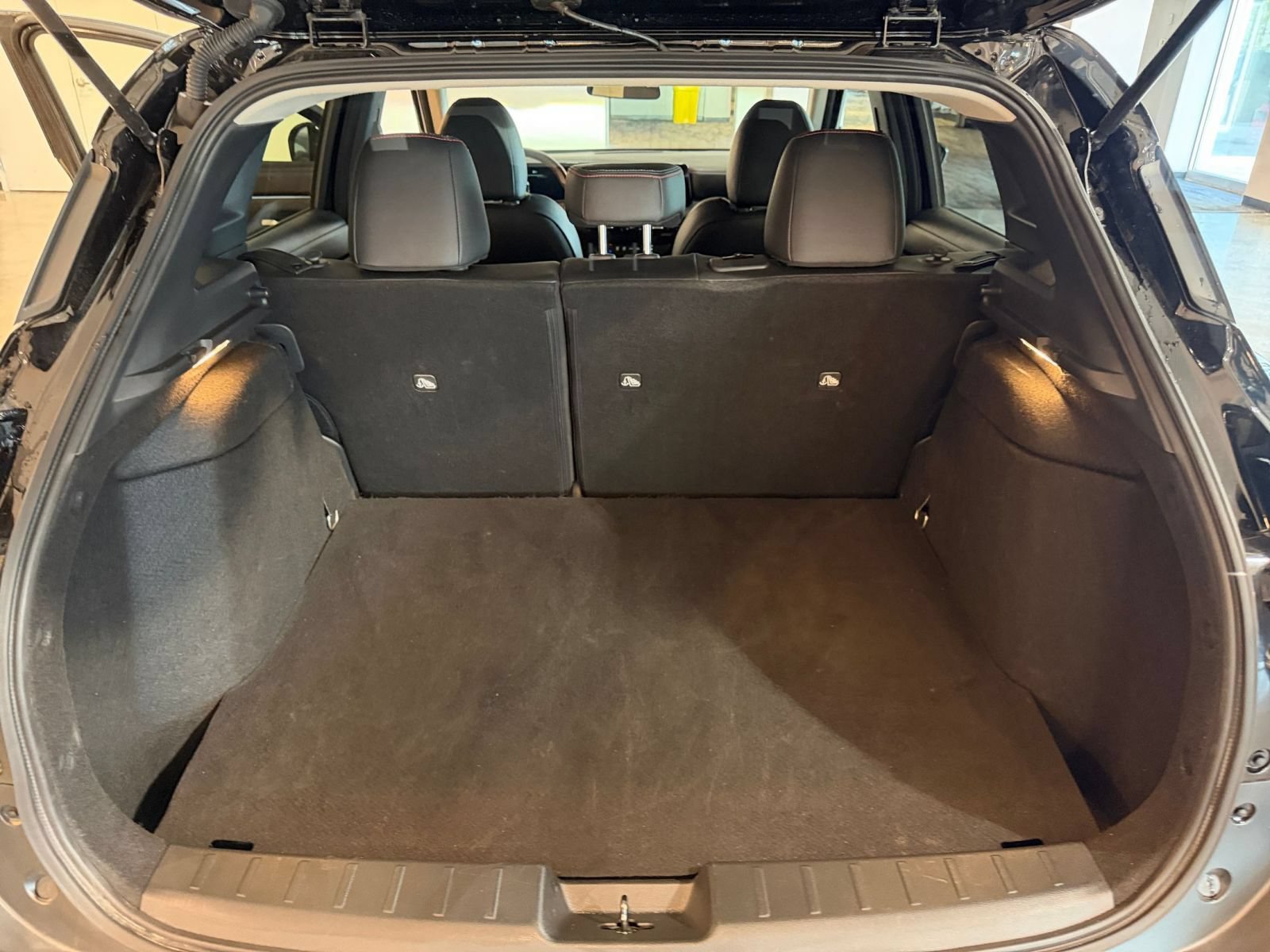 Used 2026 Nissan Kicks SR AWD/4WD image 29