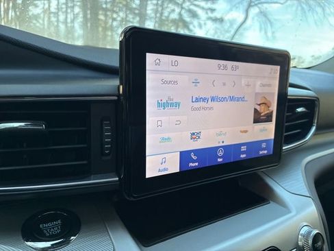 Used 2022 Ford Explorer XLT w/ Equipment Group 202A image 31