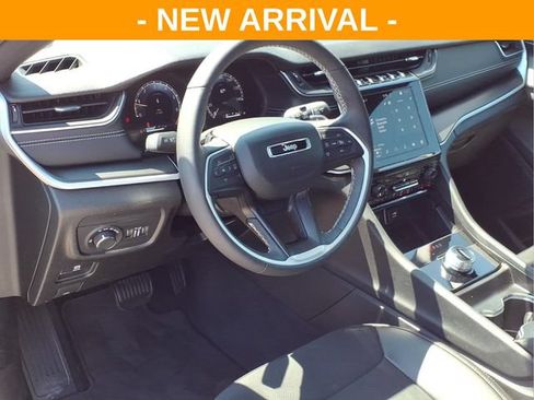 Used 2024 Jeep Grand Cherokee L Altitude AWD/4WD image 20
