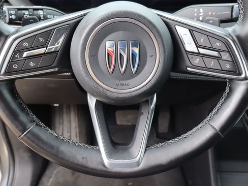 Used 2025 Buick Enclave Preferred FWD image 12