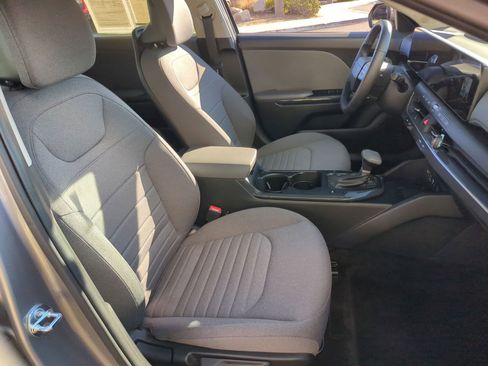 Used 2025 Kia K4 EX image 18