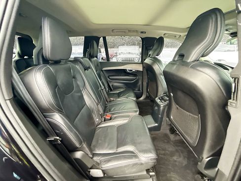 Used 2022 Volvo XC90 T8 Inscription image 31