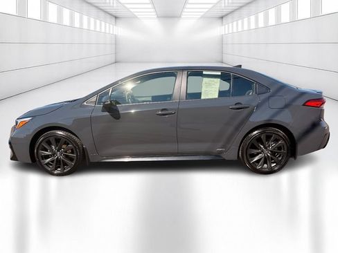 Used 2026 Toyota Corolla SE w/ SE Premium Package AWD/4WD image 8