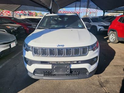 Used 2025 Jeep Compass Latitude w/ Sun & Sound Group
