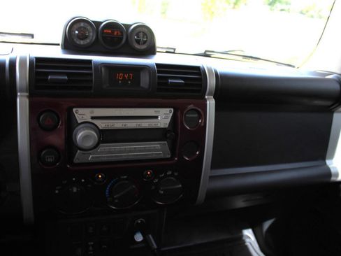 Used 2007 Toyota FJ Cruiser 4WD image 9