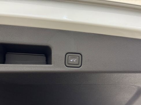 New 2026 Chevrolet Traverse LT w/ Midnight/Sport Edition image 25