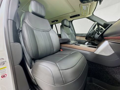 Used 2025 Land Rover Range Rover SE AWD/4WD image 26