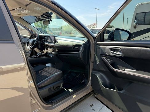 Used 2025 Nissan Rogue SV w/ Rock Creek Premium Package AWD/4WD image 24