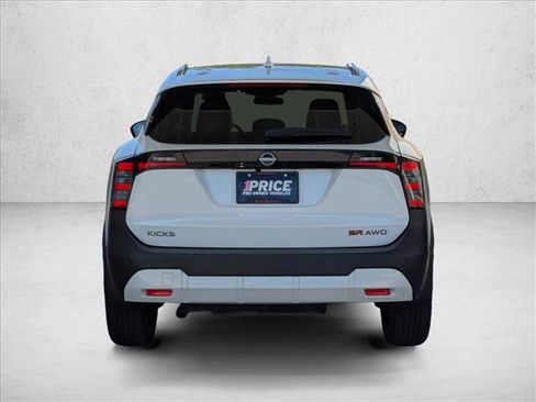 Used 2025 Nissan Kicks SR AWD/4WD image 7