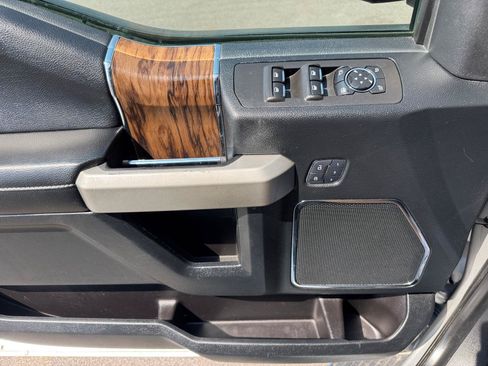 Used 2018 Ford F150 Lariat w/ Equipment Group 502A Luxury AWD/4WD image 15