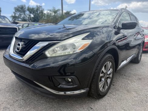 Used 2017 Nissan Murano SV FWD image 2
