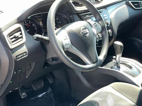 Used 2016 Nissan Rogue S w/ S Family Package FWD image 12