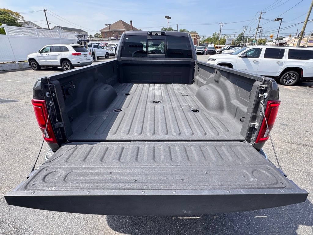 Used 2025 RAM 3500 Laramie AWD/4WD image 7