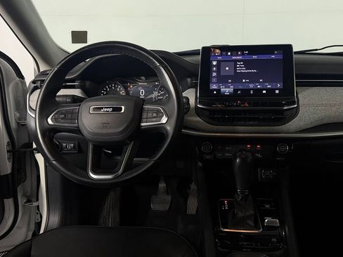 Used 2022 Jeep Compass Latitude AWD/4WD image 15