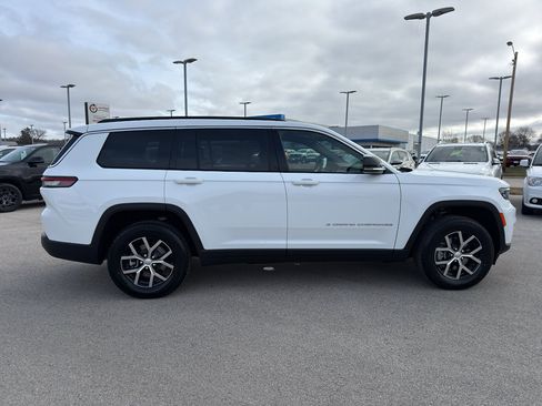 New 2025 Jeep Grand Cherokee L Limited w/ Trailer Tow Package AWD/4WD image 4