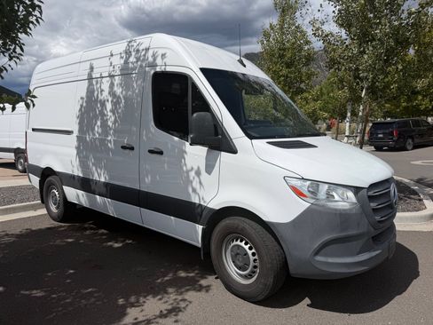 Used 2024 Mercedes-Benz Sprinter 2500 image 1
