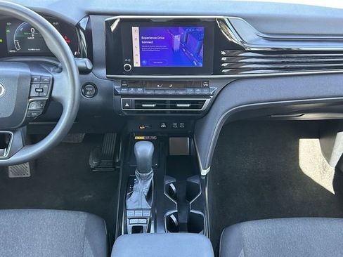 Used 2025 Toyota Camry LE image 14