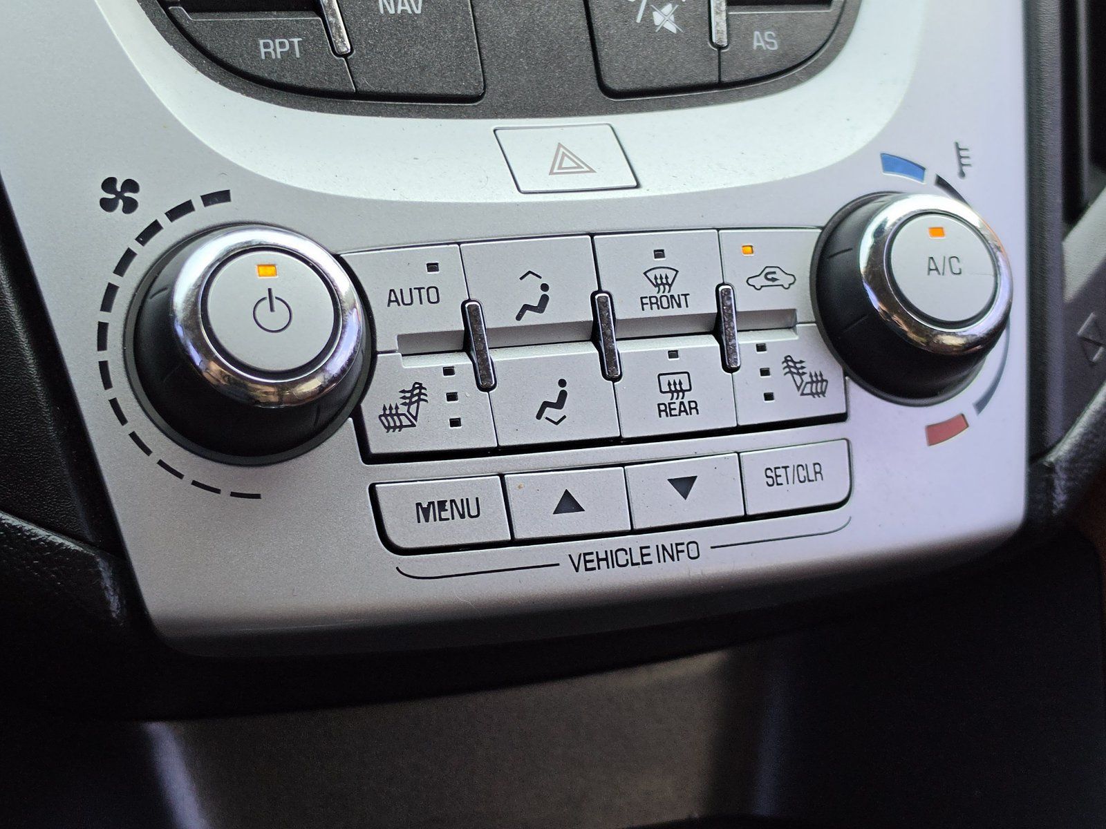 Used 2017 Chevrolet Equinox Premier w/ Enhanced Convenience Package FWD image 8
