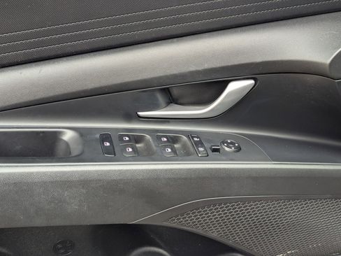 Used 2022 Hyundai Elantra SEL image 12