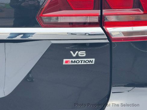 Used 2019 Volkswagen Atlas SE w/ Panoramic Sunroof Package image 16