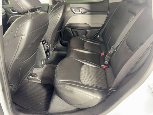 Used 2022 Jeep Compass Latitude image 15