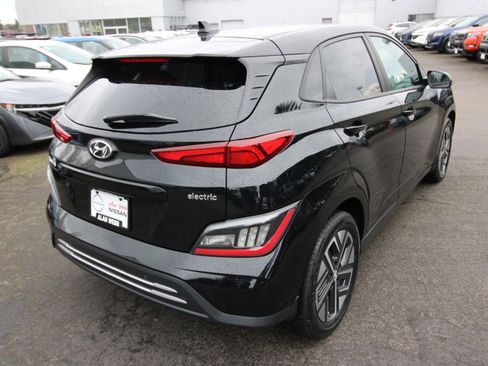 Used 2023 Hyundai Kona Limited image 3