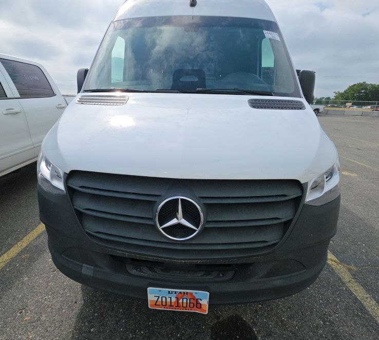 Used 2025 Mercedes-Benz Sprinter 2500 image 10