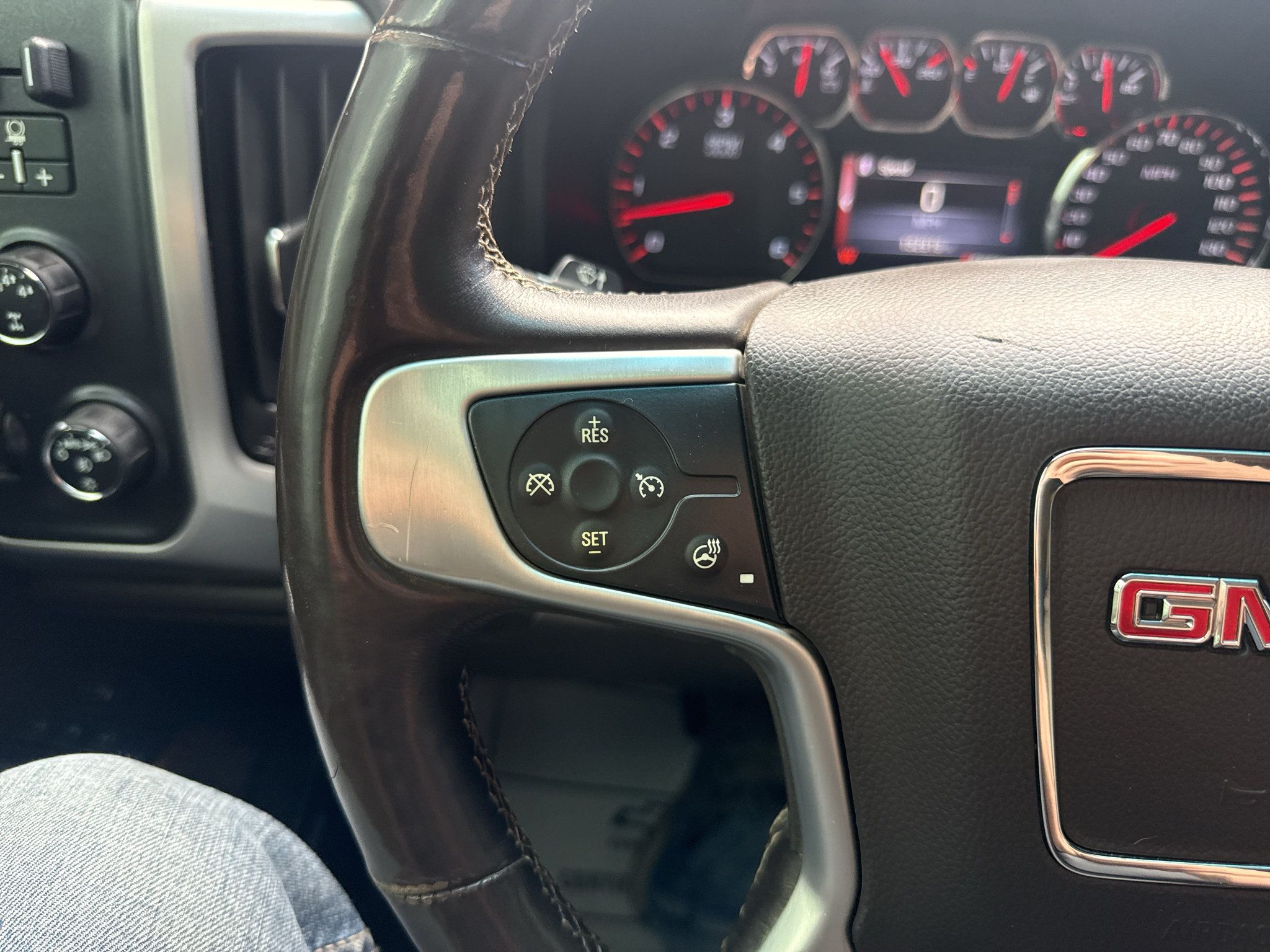 Used 2014 GMC Sierra 1500 SLT w/ SLT Crew Cab Value Package AWD/4WD image 17