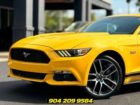 Used 2017 Ford Mustang GT RWD image 2