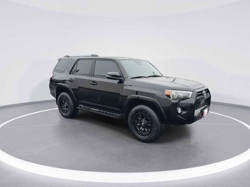 Certified 2020 Toyota 4Runner SR5 Premium image 2