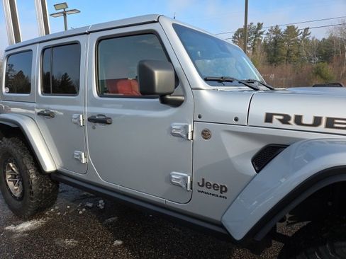Used 2024 Jeep Wrangler Unlimited Rubicon 392 image 32
