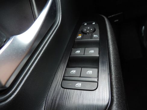 Certified 2025 Nissan Kicks SV FWD image 25