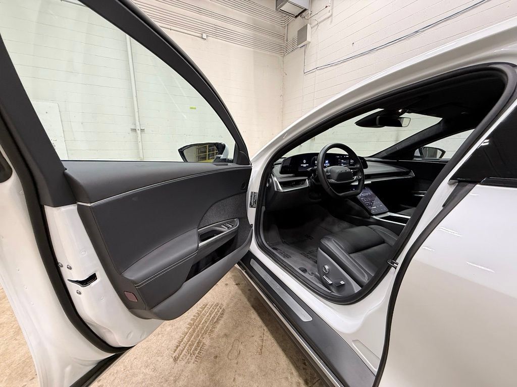 Used 2024 Lucid Air Touring AWD/4WD image 23