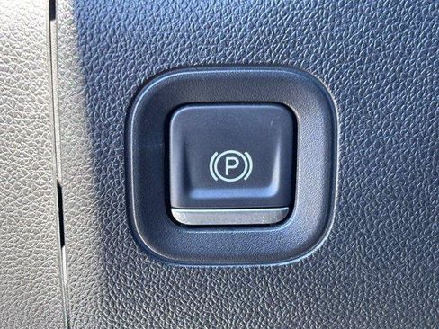Used 2019 Chevrolet Silverado 1500 Custom Trail Boss w/ Custom Convenience Package AWD/4WD image 21