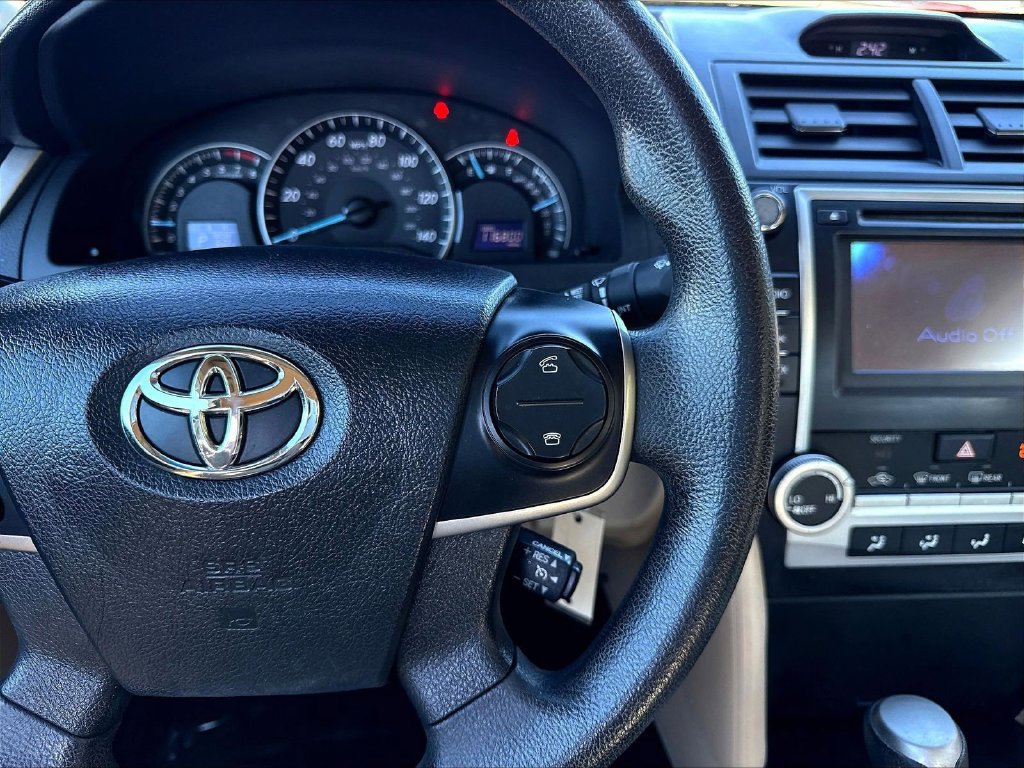 Used 2013 Toyota Camry LE FWD image 15