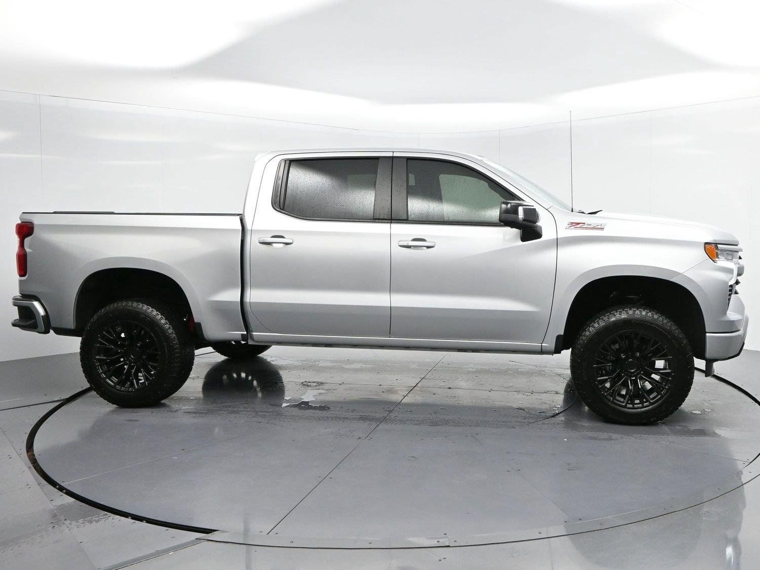 Used 2022 Chevrolet Silverado 1500 RST w/ RST All Star Premium Package AWD/4WD image 8