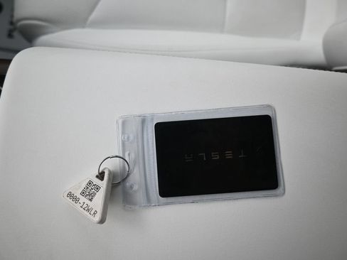 Used 2023 Tesla Model X image 21