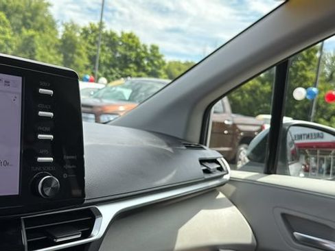 Used 2024 Toyota Sienna XLE AWD/4WD image 14