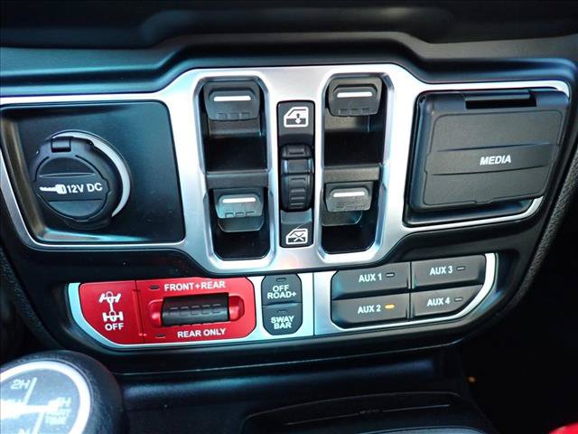 Used 2024 Jeep Wrangler Unlimited Rubicon 4xe w/ Technology Group AWD/4WD image 17