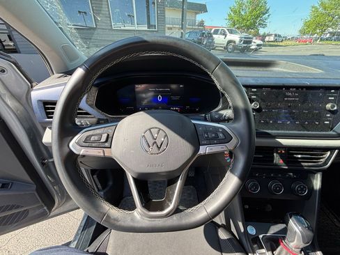 Used 2022 Volkswagen Taos SE AWD/4WD image 8