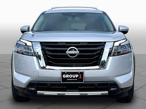 Used 2023 Nissan Pathfinder SL image 3