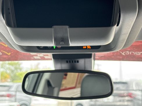 Used 2022 Chevrolet Equinox Premier FWD image 27