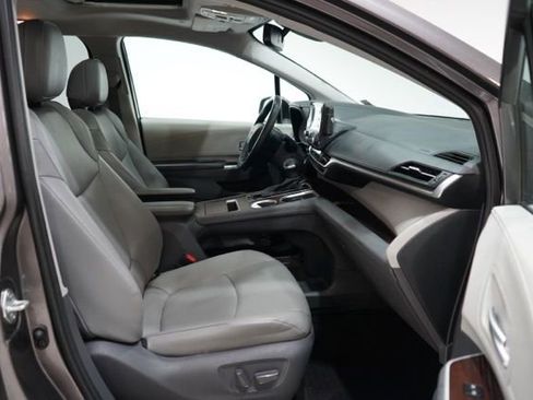Used 2021 Toyota Sienna XLE image 37