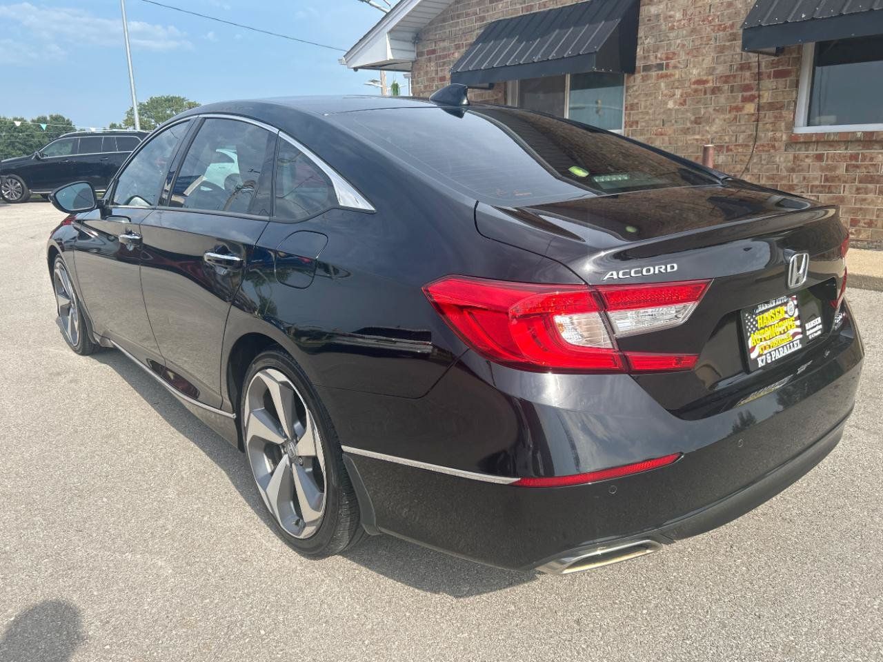 Used 2020 Honda Accord Touring image 9