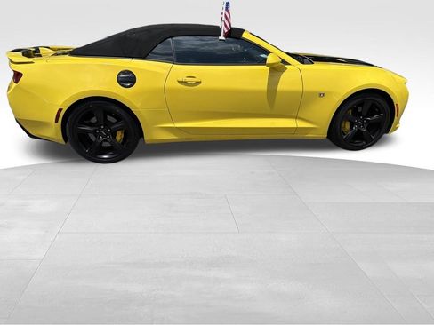 Used 2016 Chevrolet Camaro SS RWD image 9