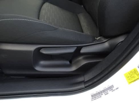 Used 2025 Toyota Corolla SE image 18